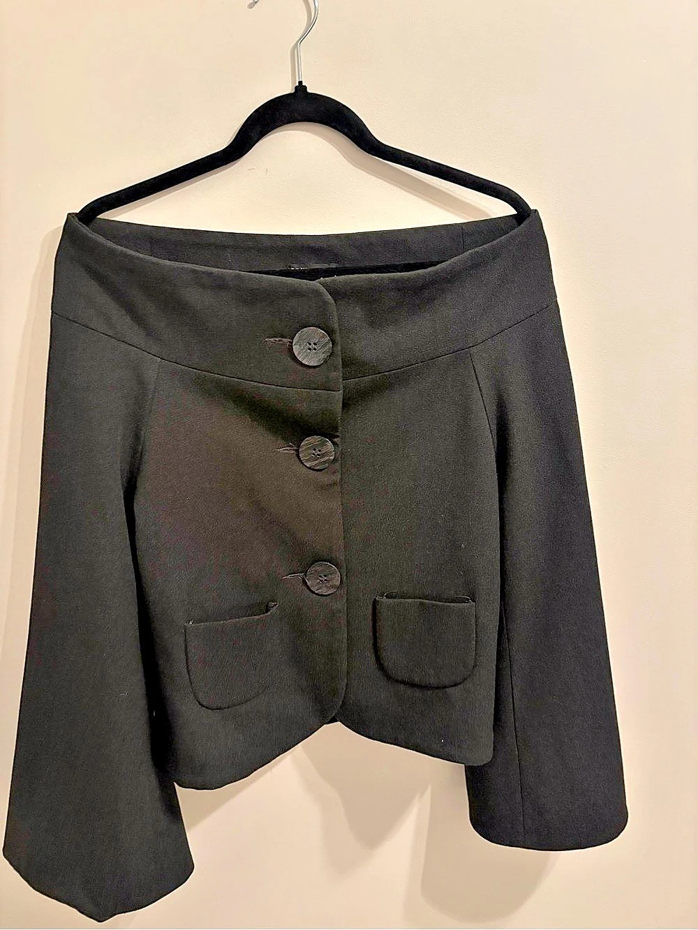 Powerline Cropped Button Front Blazer in Black Size 6